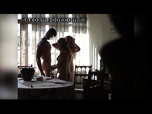 ❤️ Prietenii sexuali invită un bărbat uriaș și o partidă în trei cu el ☑  at us ro.tuberxxx-com.ru ❤